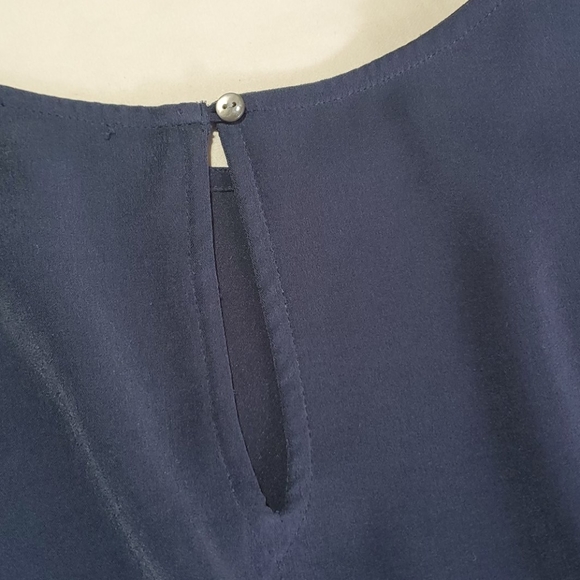🏷Item: Navy blue Ann Taylor blouse - Picture 8 of 10